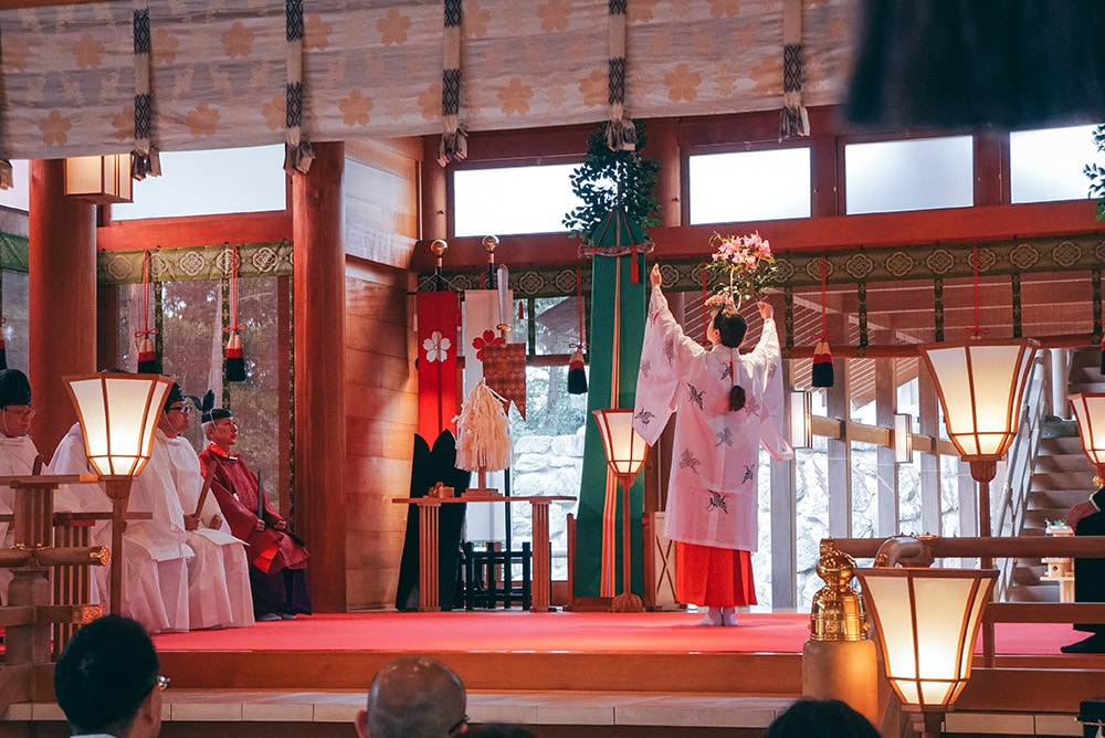 Interview with a foreign Miko 「史上初?日本で活動する外国人巫女さんにインタビュー」